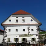 Mozinetova Hisa アパート Sentjost nad Horjulom