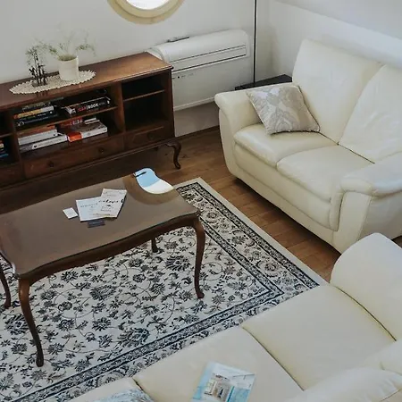 Apartment Mozinetova Hisa Sentjost nad Horjulom