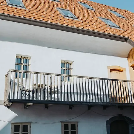 Mozinetova Hisa Sentjost nad Horjulom