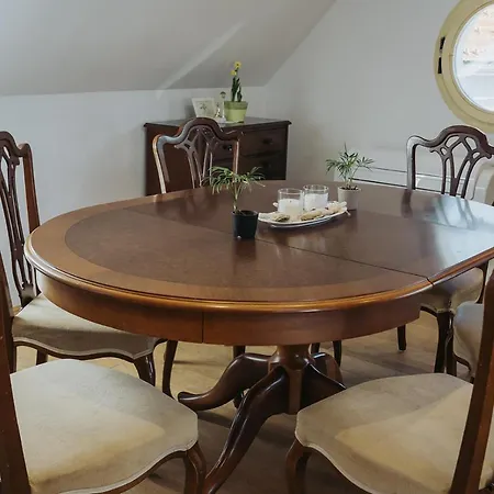 Mozinetova Hisa Sentjost nad Horjulom