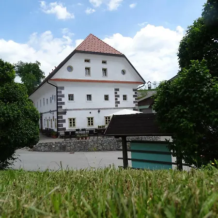 Mozinetova Hisa * Sentjost nad Horjulom