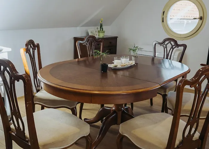 Mozinetova Hisa Sentjost nad Horjulom