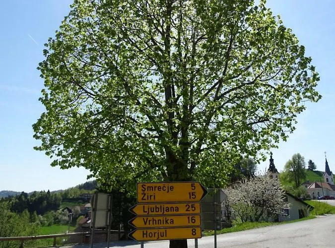 Mozinetova Hisa アパート Sentjost nad Horjulom